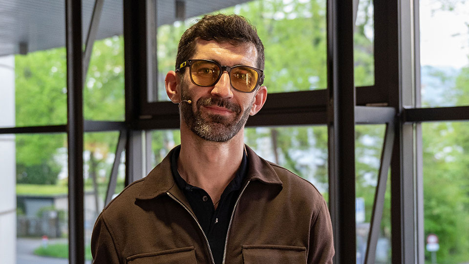 Mai 2023: Krystian Godlewski (Groot in GUARDIANS OF THE GALAXY) machte Halt auf der Durchreise nach London