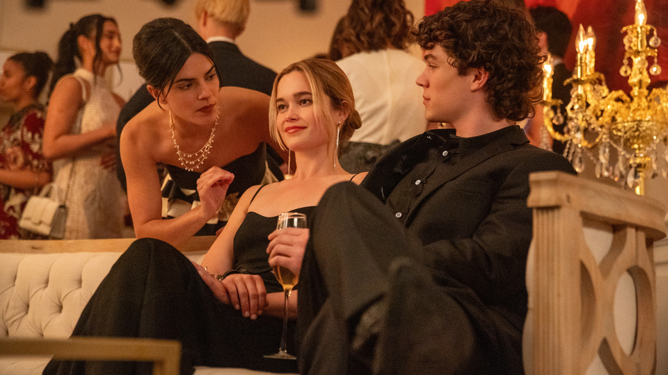 Cece (Sara Silva), Caroline (Sarah Catherine Hook), Lucien (Zac Burgess)