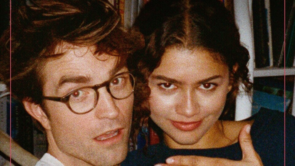 Charlie (Robert Pattinson), Emma (Zendaya)