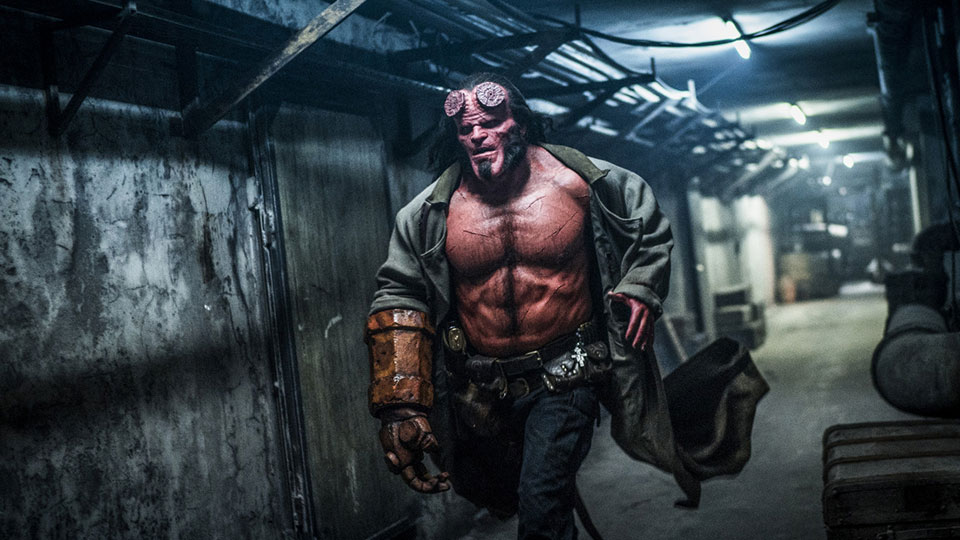 Der gehörnte Halbdämon Hellboy (David Harbour) ist auf apokalyptischer Mission: