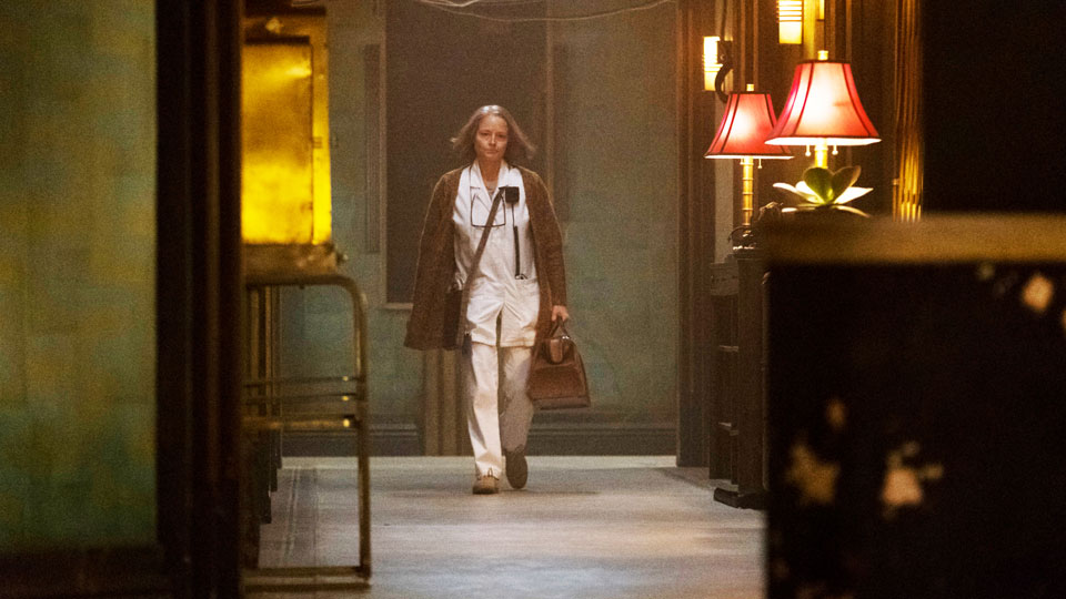 Im Thriller HOTEL ARTEMIS steht Jodie Foster als the Nurse eine Nacht voller Arbeit bevor.