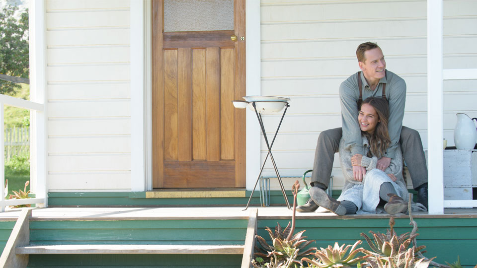 In der Romanverfilmung THE LIGHT BETWEEN OCEANS lebt Kriegsveteran Tom Sherbourne mit seiner Frau Isabel auf der Insel Janus.