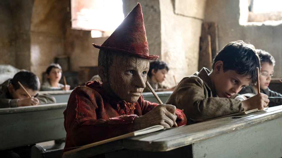 Pinocchio (Federico Ielapi) wäre zwar gerne ein echter Junge, auf die Schule hat er aber keine Lust