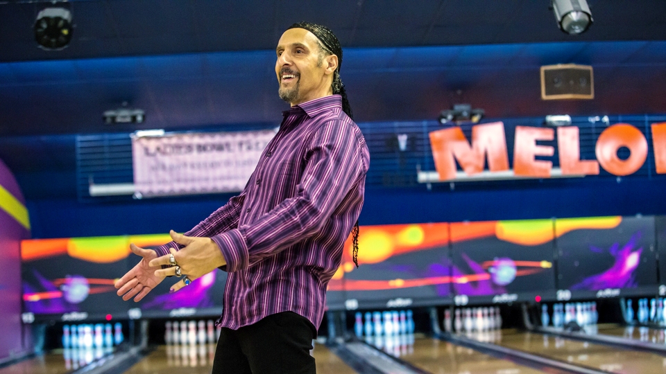 23 Jahre nach BIG LEBOWSKI ist Bowlingkugellecker Jesus Quintana (John Turturro) zurück!