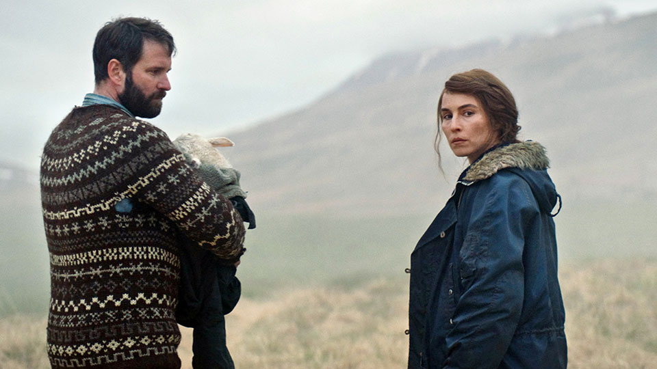 Ingvar (Hilmir Snær Guðnason) und Maria (Noomi Rapace)