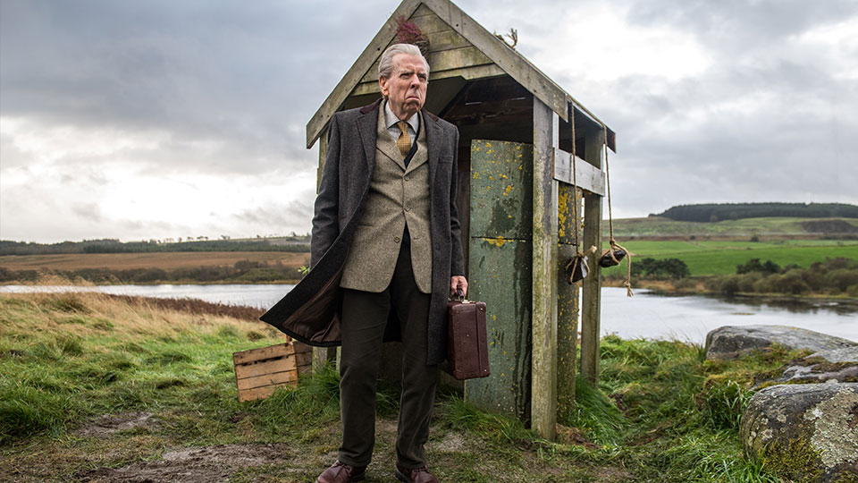 Tom (Timothy Spall)