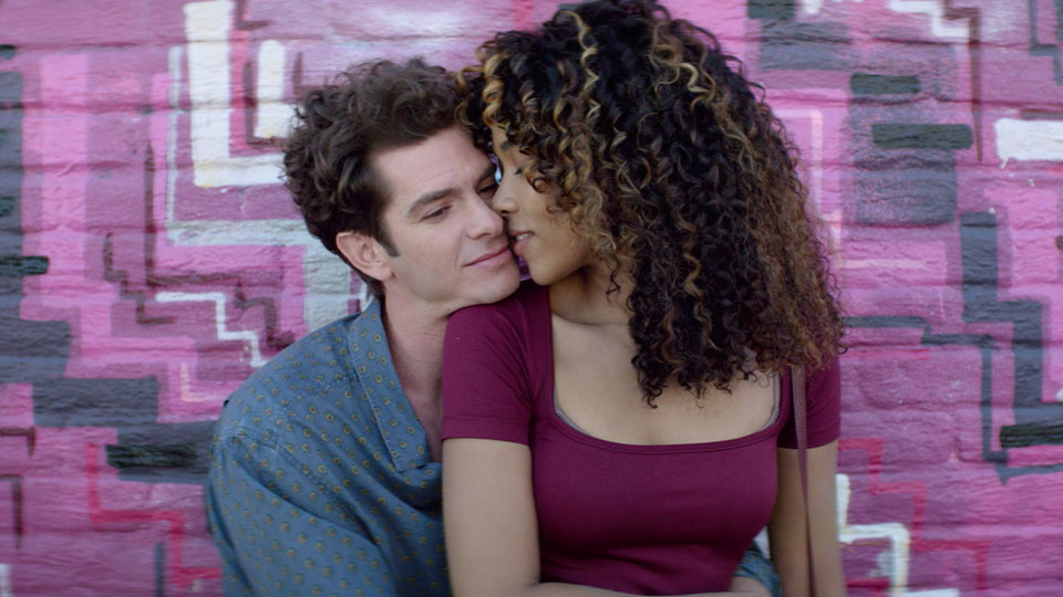 Jonathan (Andrew Garfield) und Susan (Alexandra Shipp)