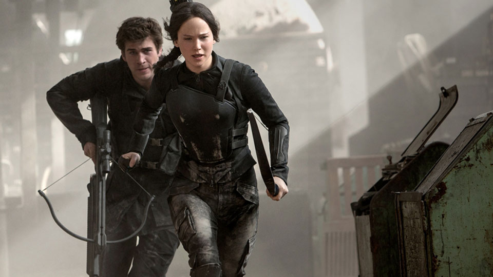 Gale (Liam Hemsworth), Katniss (Jennifer Lawrence)