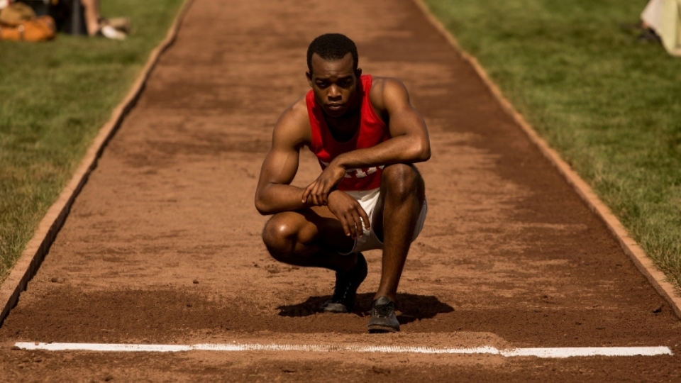 Jesse Owens (Stephan James)