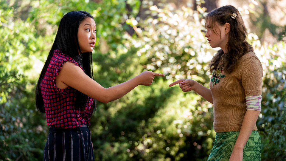 Erika (Lana Condor) & Gia (Zoe Margaret Colletti)