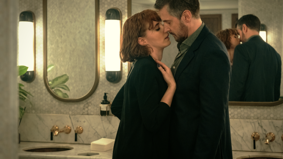 William (Richard Armitage) & Anna (Charlie Murphy)