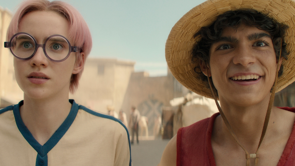 Koby (Morgan Davies), Monkey D. Luffy (Iñaki Godoy)