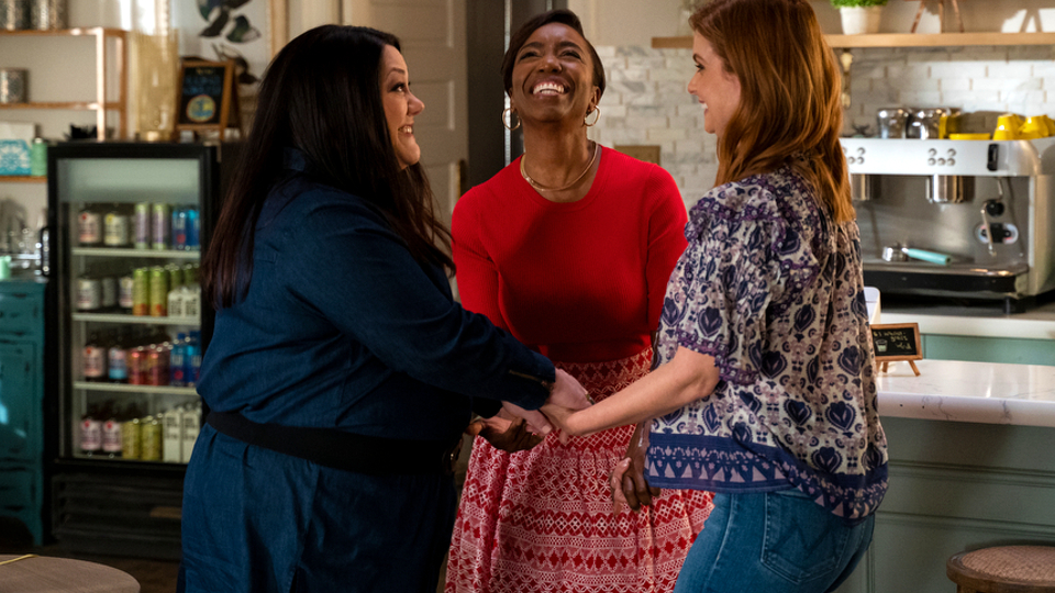 Sie sind immer füreinander da Dana Sue (Brooke Elliott), Helen (Heather Headley) & Maddie (JoAnna Garcia Swisher)