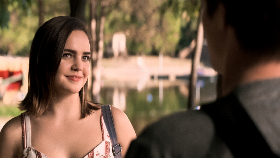 Und verliebt sich Hals über Kopf in die süsse Avery (Bailee Madison)