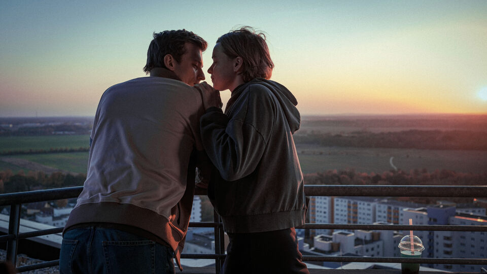 Viktor (Jannis Niewöhner), Tilda (Luna Wedler) © Constantin Film Verleih GmbH
