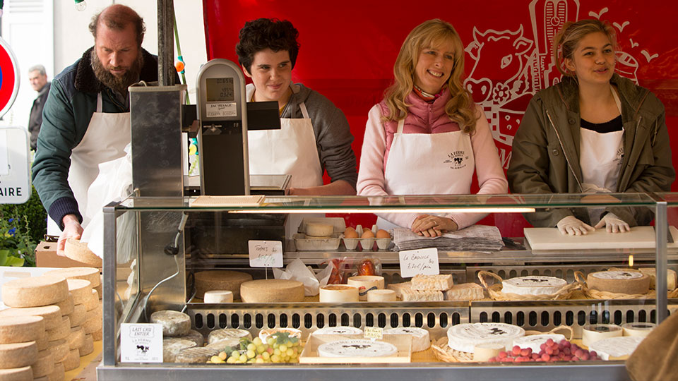 Rodolphe (Francois Damiens), Quentin (Luca Geldberg), Gigi (Karin Viard), Paula (Louane Emera)