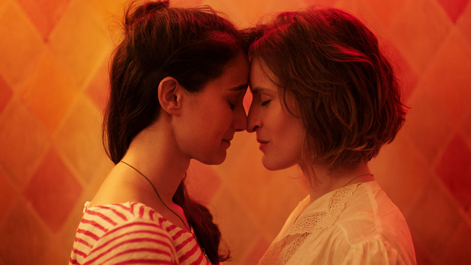 Karole (Linda Caridi) und Ali (Maria Roveran)