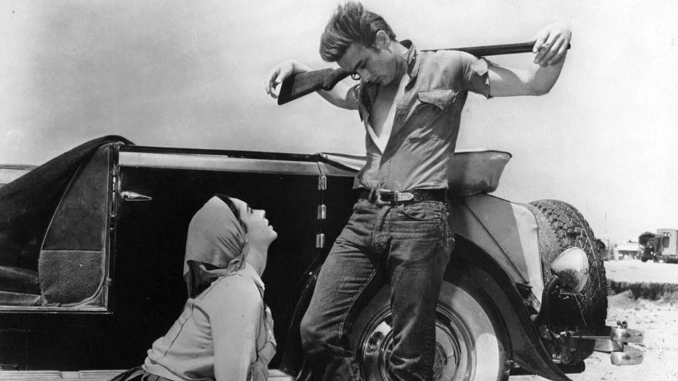 Leslie (Elizabeth Taylor) und Jett (James Dean)