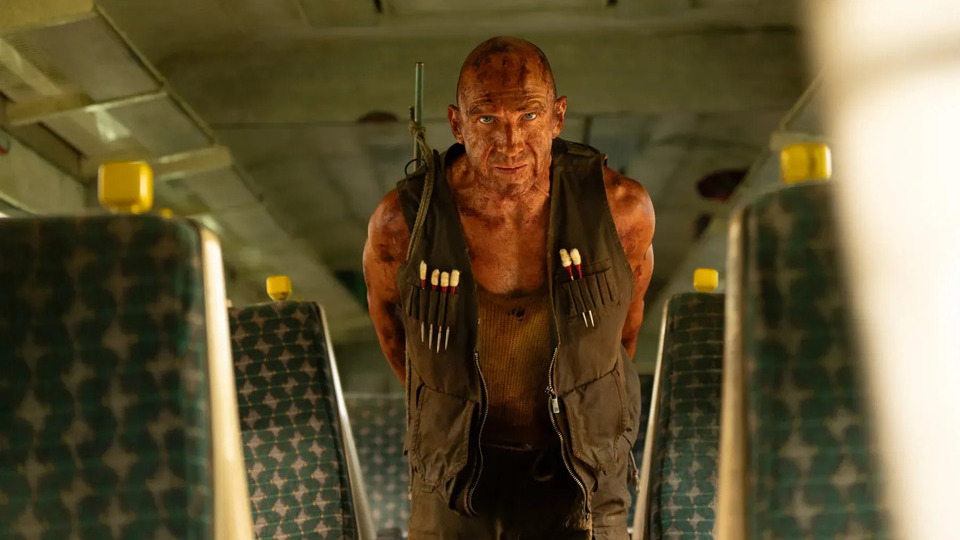 Dr. Kelson (Ralph Fiennes)