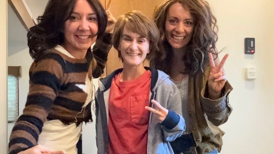 ...und ihre Stuntdouble Noelia Gil Cristobal, Molly Miller und Christina Petrou am Set von VENOM.