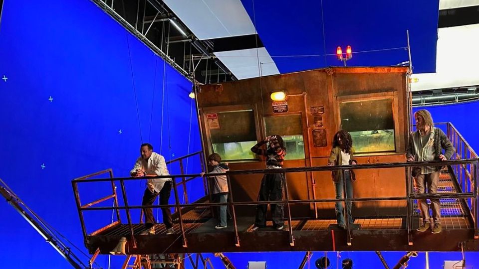Jacon Tomuri (Tom Hardys Stunt Double), Molly, Noelia, Christina und Geroge bereiten sich auf den grossen Sprung vor.