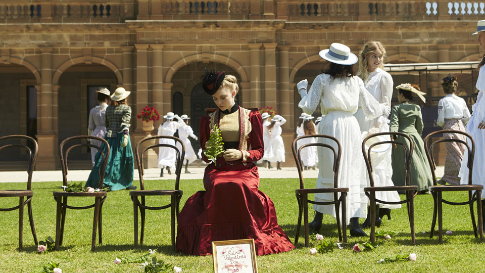 Natalie Dormer als Mrs. Hester Appleyard