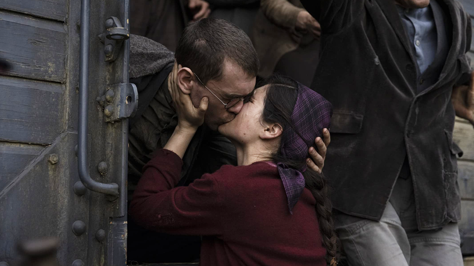 Isaac (Bram Suijker) & Simone (Hanna van Vliet)