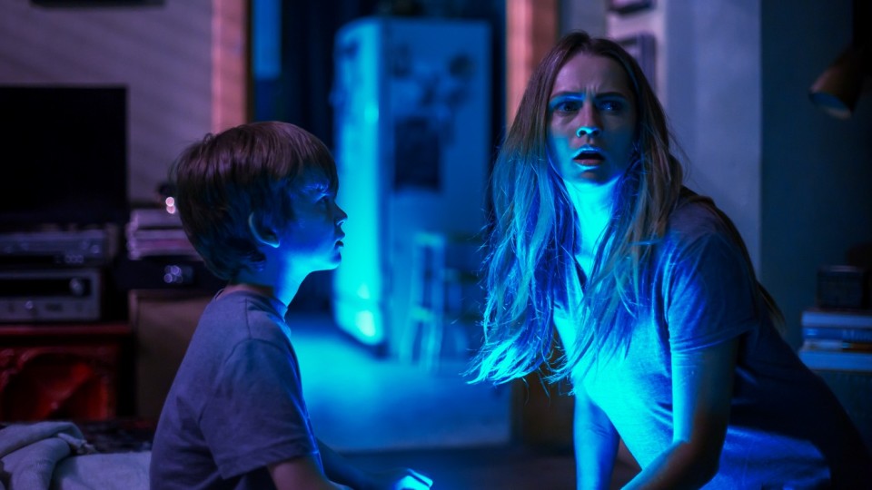 Rebecca (Teresa Palmer) und Martin (Gabriel Bateman)